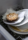 Almond tartlet with gingerbread flavouring