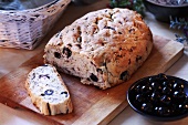 Olive and onion bread