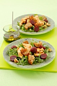 Rocket salad with chicken, beetroot and croutons