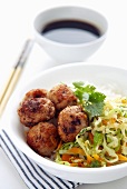 Meatballs with white cabbage