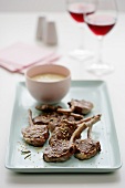 Lamb chops with sesame seeds and rosemary