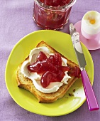Blackberry and grapefruit jelly on toast with fresh cheese
