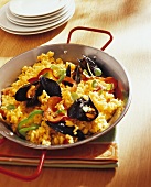 Saffron rice with mussels and peppers