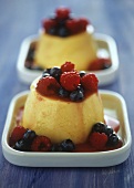Yoghurt pollen pudding with berry sauce