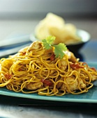 Fried curry noodles with chicken