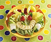 Green salad with fruit