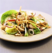 Salat mit Putenfleisch und Cashewnüssen