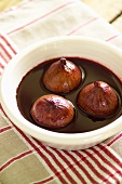 Poached figs in red wine