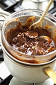 Schokolade-Mascarpone-Kuchen, Schokolade & Butter schmelzen