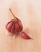 A red garlic bulb
