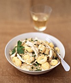 Gnocchi with turkey breast and cream sauce