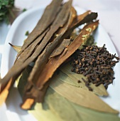 Cloves, cinnamon bark and bay leaves