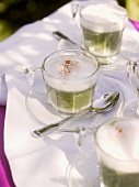 Cappuccino de romaine (Lettuce soup with milk froth)