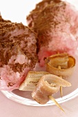 Aal mit rosa Zuckerwatte und Kakao