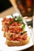 Bruschette (Röstbrote mit Tomaten), Toskana, Italien