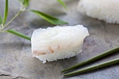 Nigiri-Sushi mit Brasse (Tai), Japan