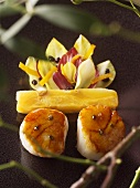 Scallops with salad bouquet
