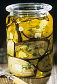 Aubergines preserved in oil with garlic