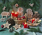 Weihnachtsdekoration mit Lebkuchenfiguren