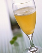 Honey Moon: champagne cocktail
