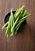 A bowl of green beans