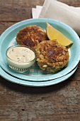 Crab cakes with a dip