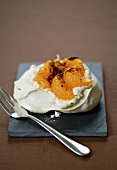 Pavlova with clementines