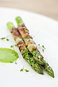 Bacon-wrapped green asparagus