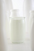 Naturjoghurt im Glas