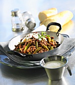 Mince with green beans and sour cream