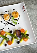 Fried scallops with asparagus