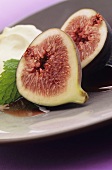 Fresh figs with sauce and cream