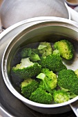 Cooking broccoli