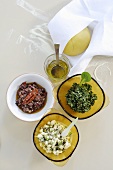 Oliven-Tomaten-Sauce, Feldsalatpesto und Mozzarellasauce