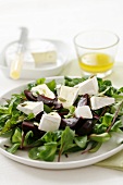 Beetroot salad with Camembert