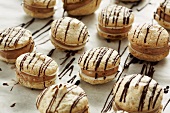 Macaroons filled with chocolate cream