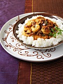 Thai-Curry mit Garnelen auf Reis