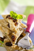 Omelette with raisins, gluten-free