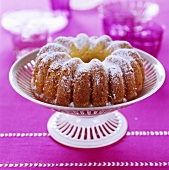 Ring cake with icing sugar