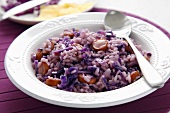 Risotto with red cabbage and sausages