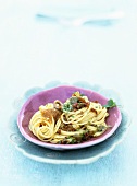 Spaghetti con le sarde (Nudeln mit Sardellen & Sultaninen)