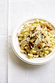Pasta salad with blue cheese and walnuts