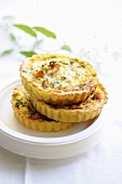 Fennel and salmon tartlets