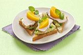 Toast triangles with pea mousse, cold meat and peaches