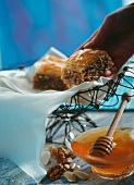 Baklava: pastries made with puff pastry, nuts and honey (Orient)