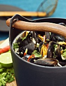 Mussels in Asian stock