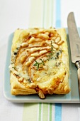 Pear and Roquefort tart with pine nuts (puff pastry)