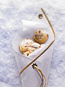 Cardamom biscuits with sugar crystals