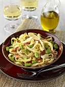 Tagliatelle with broad beans and ham