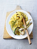 Spaghetti with garlic and lime